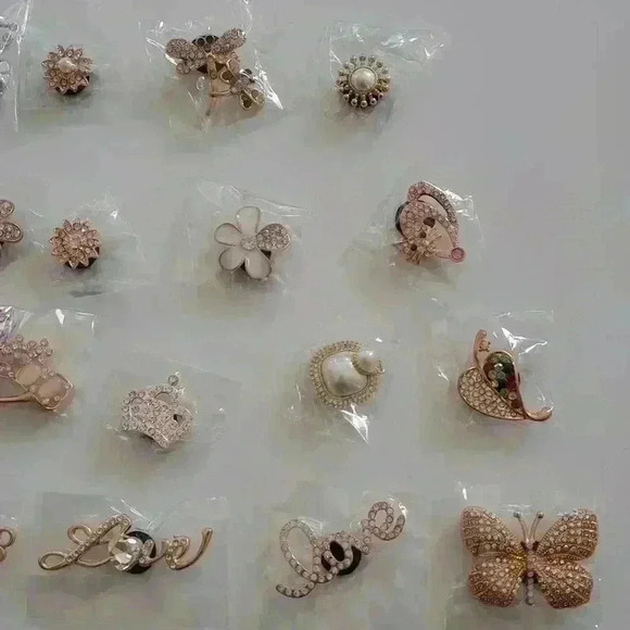 MoreDays Enamel Shoe Charms - 22 pcs - Picture 7 of 9